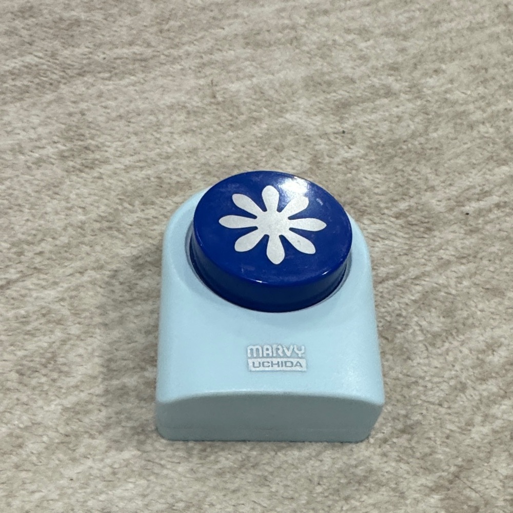Marvy Uchida Blue Flower Punch
